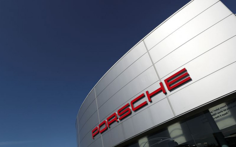 Porsche and Google are discussing access to Google Apps.